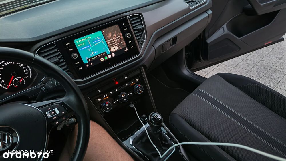 Volkswagen T-Roc - 9