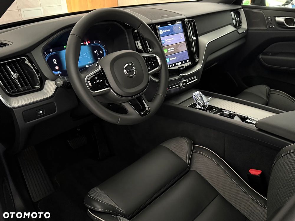 Volvo XC 60 B4 D Plus Dark - 10