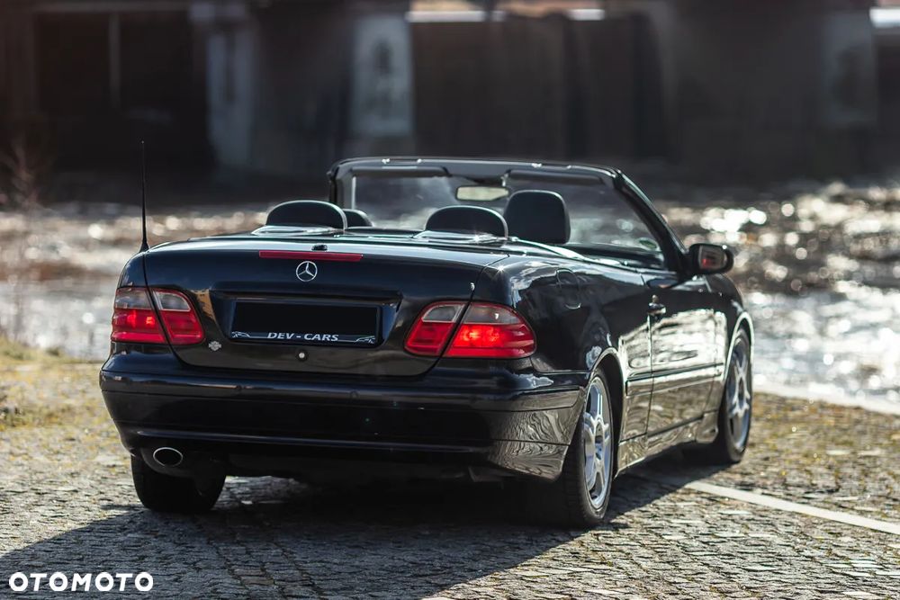 Mercedes-Benz CLK - 4