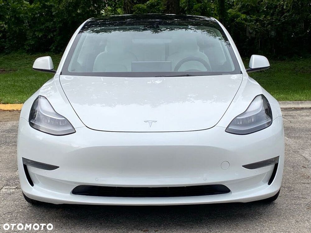Tesla Model 3 - 2