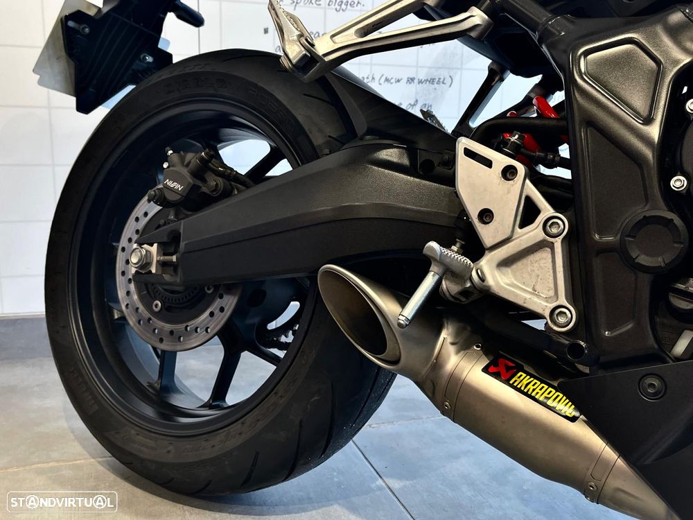 Honda CBR 650R - 2
