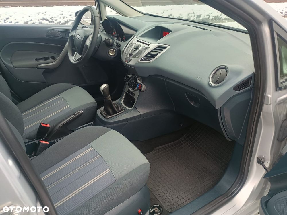 Ford Fiesta 1.25 Celebration - 13