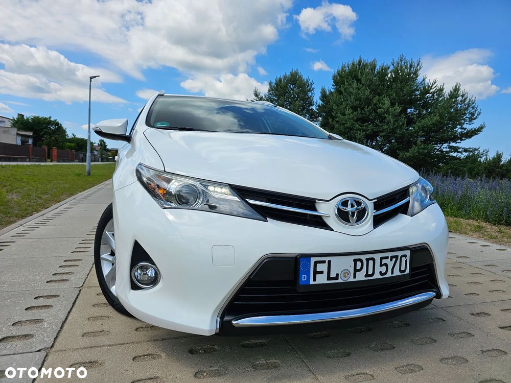 Toyota Auris 1.6 Executive - 1