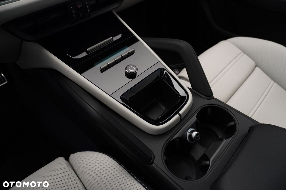 Porsche Cayenne - 22