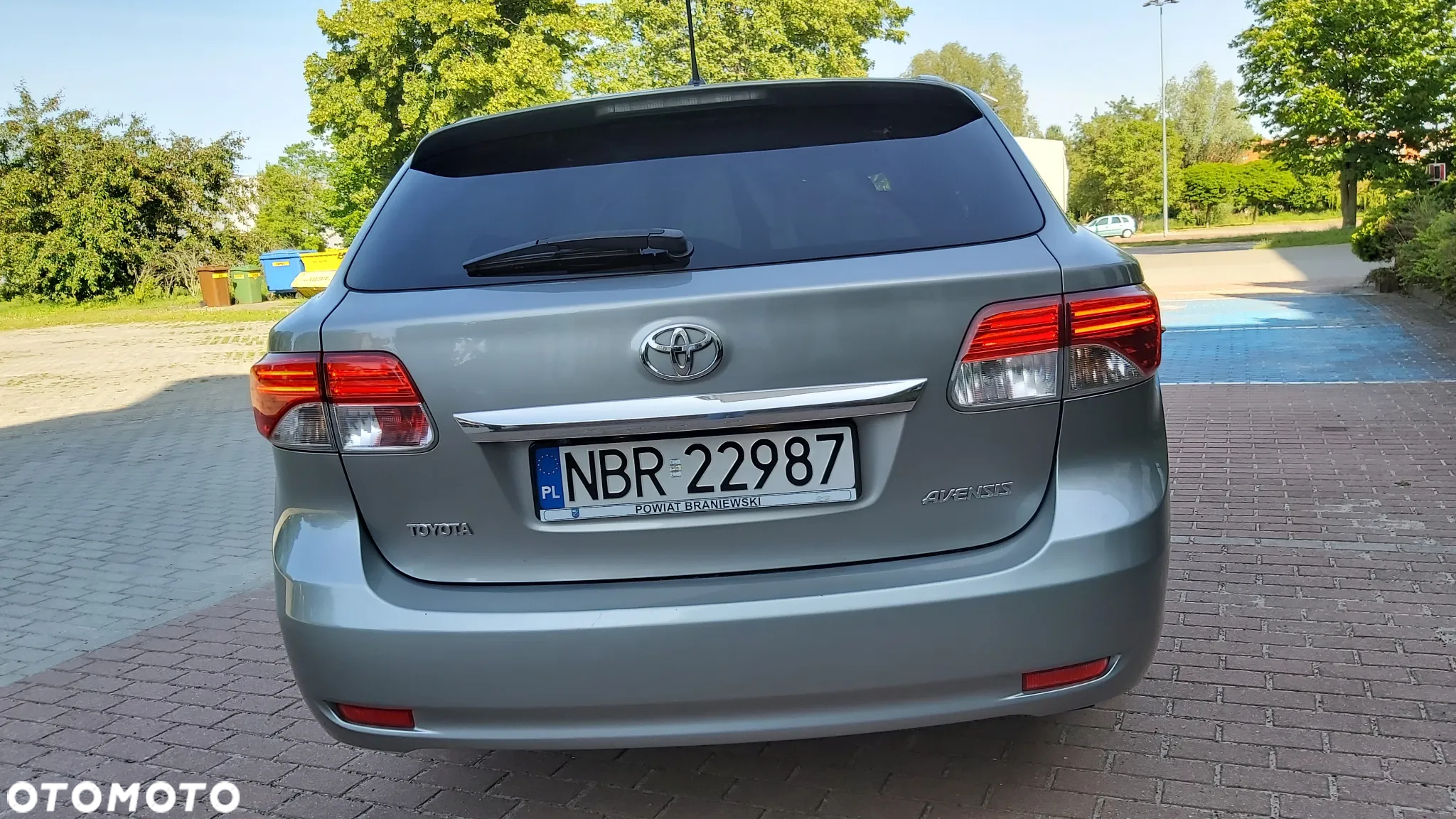 Toyota Avensis 2.0 D-4D Premium - 8