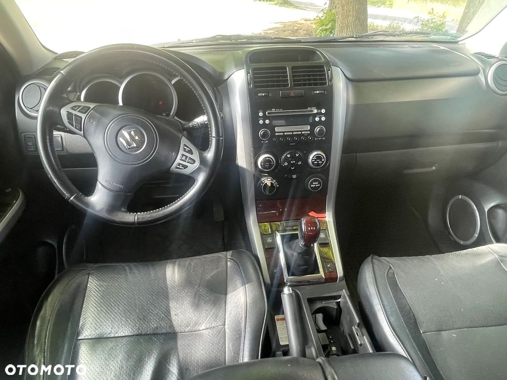Suzuki Grand Vitara 2.0 - 7