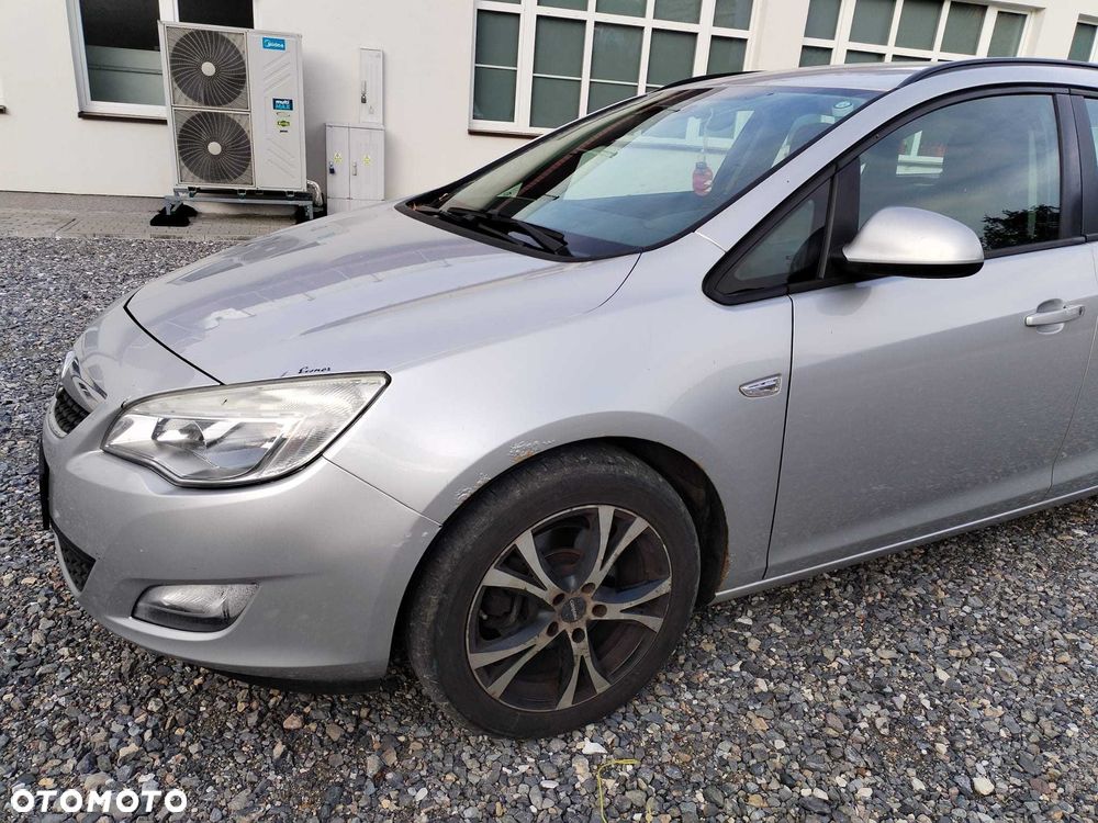Opel Astra 2012 photo 4