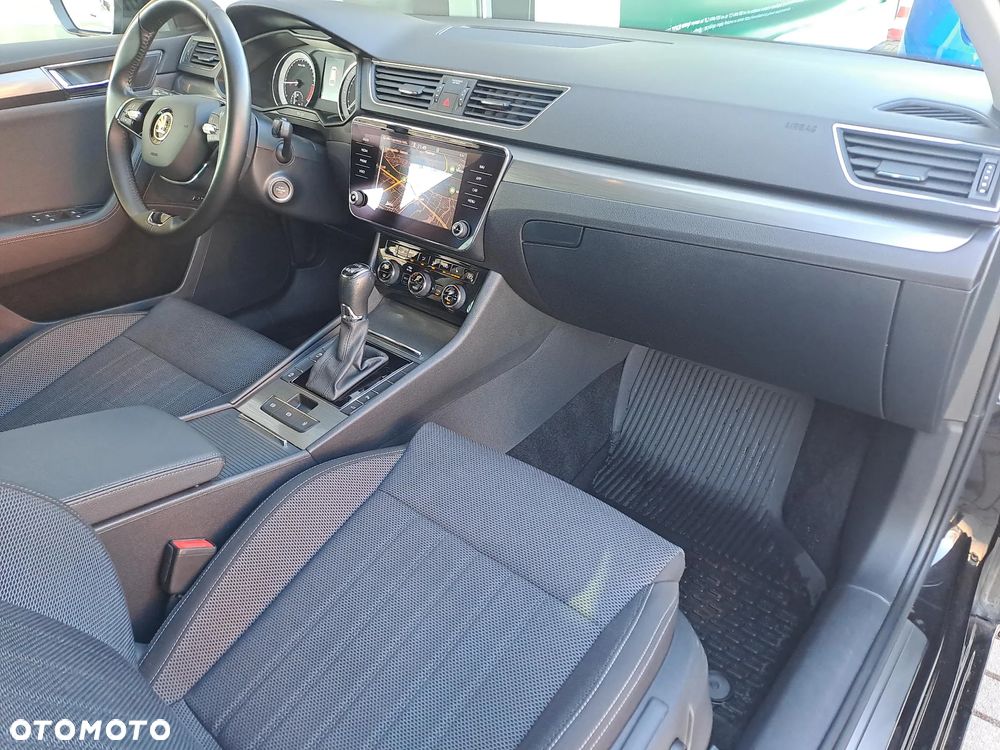 Skoda Superb 2.0 TDI SCR 4x4 Style DSG - 10