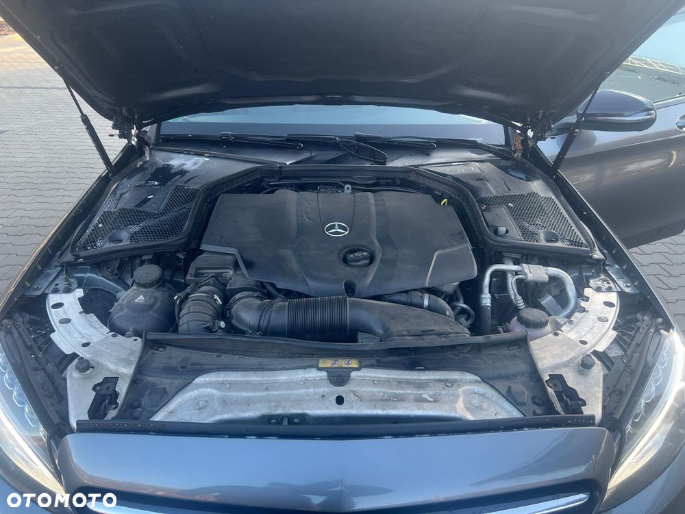 Mercedes-Benz Klasa C 250 d 4Matic 9G-TRONIC AMG Line - 21