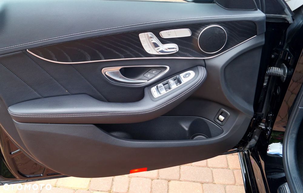 Mercedes-Benz Klasa C 250 d 4Matic 9G-TRONIC AMG Line - 25