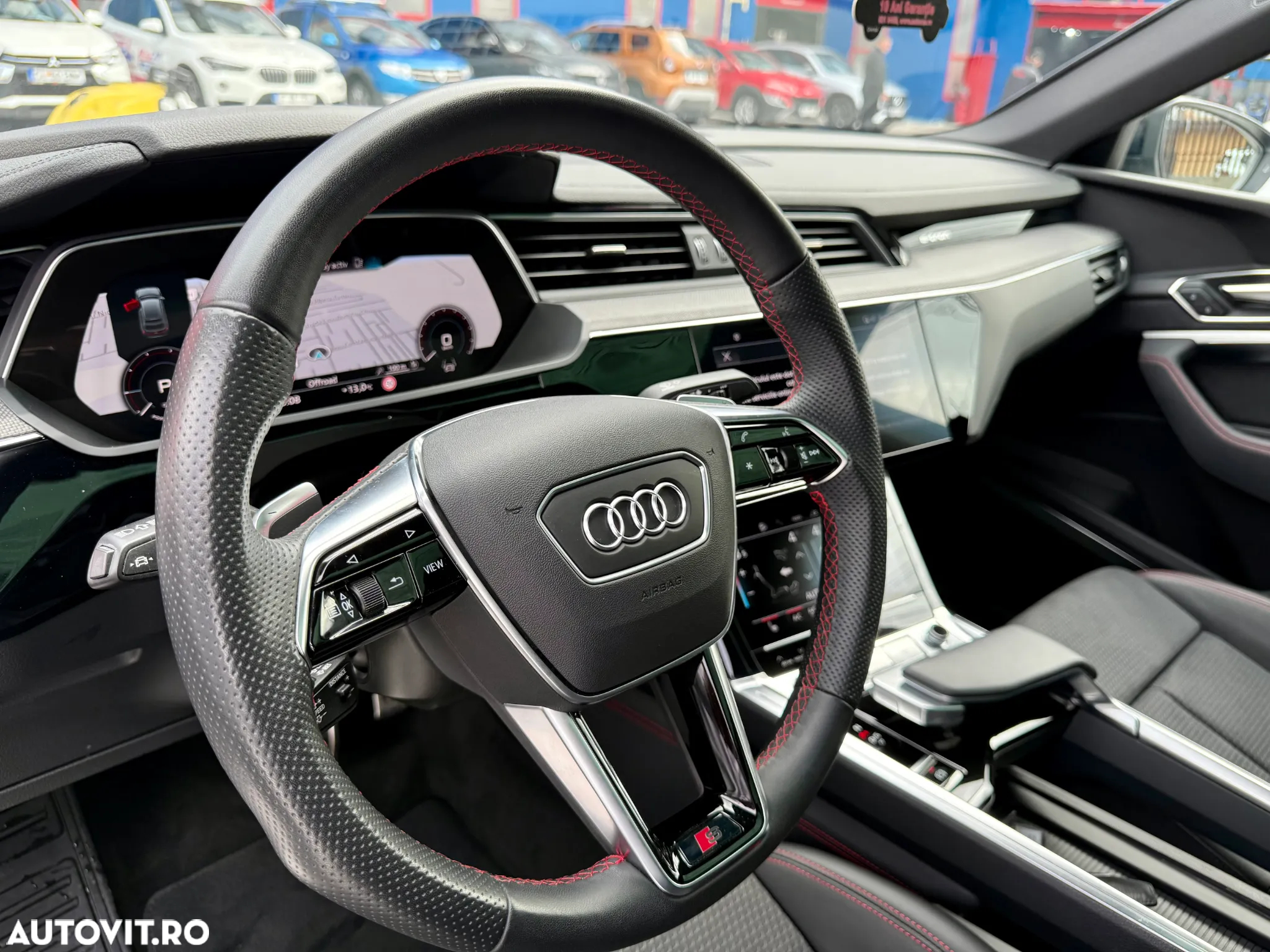 Audi Q8 Sportback e-tron 55 quattro S Line - 4