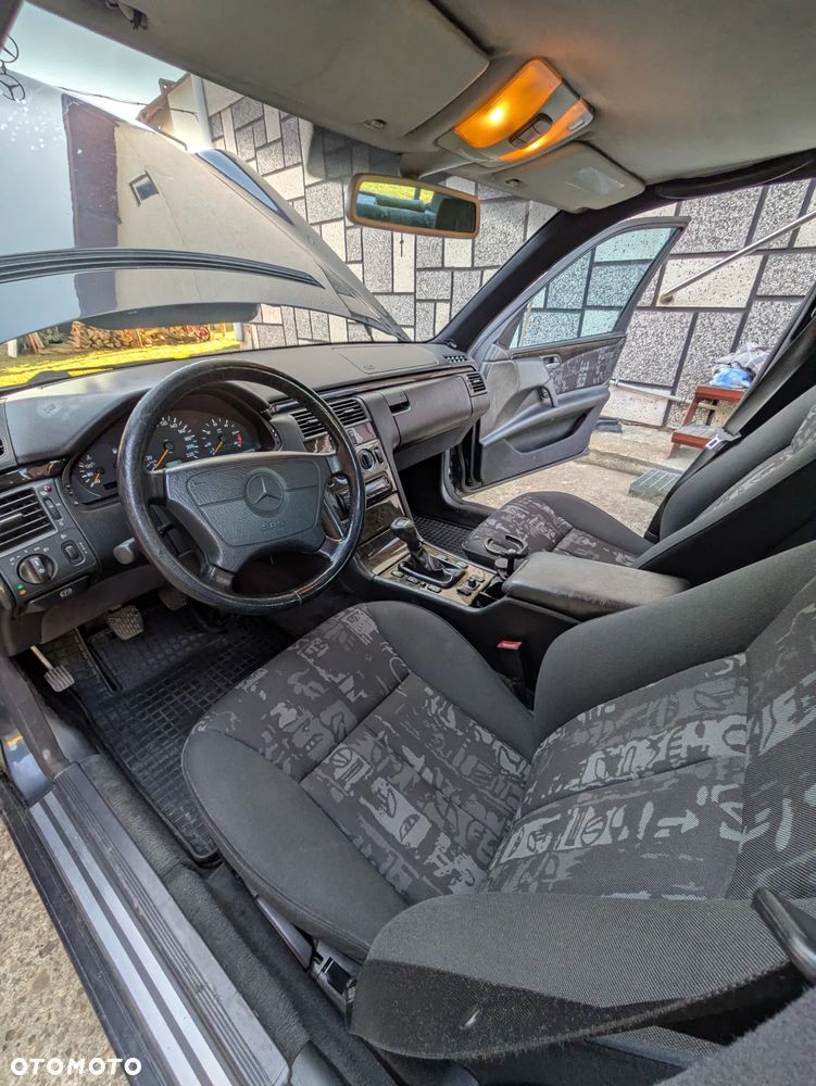 Mercedes-Benz Klasa E 220 D Avantgarde - 10