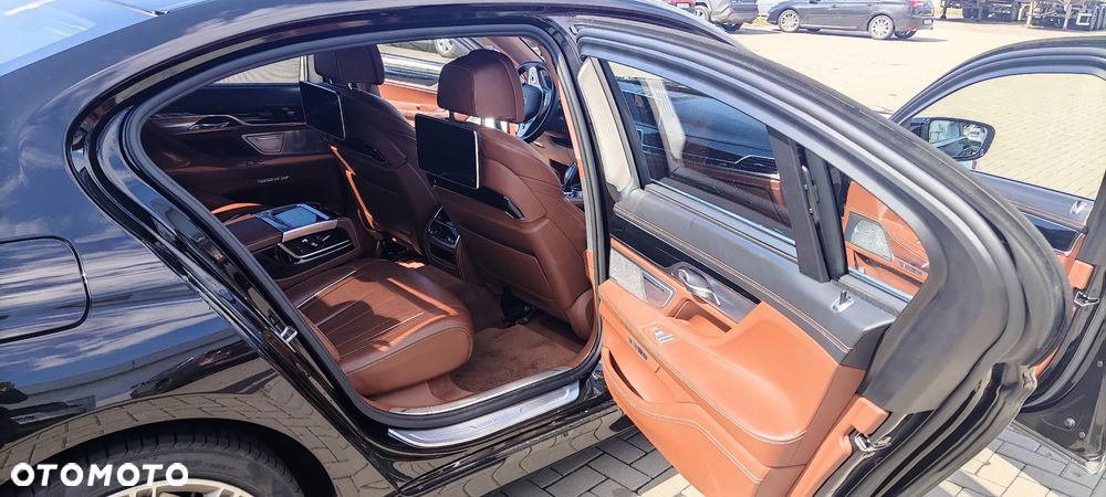 BMW Seria 7 750Li xDrive - 8