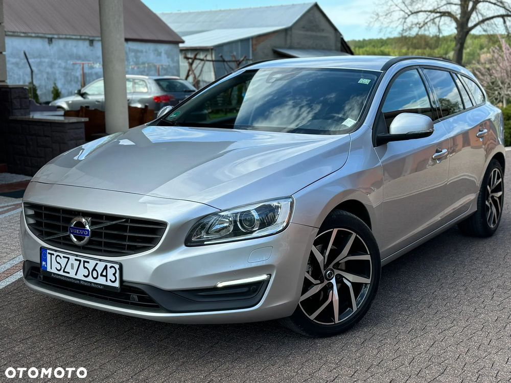 Volvo V60 D4 Momentum - 4