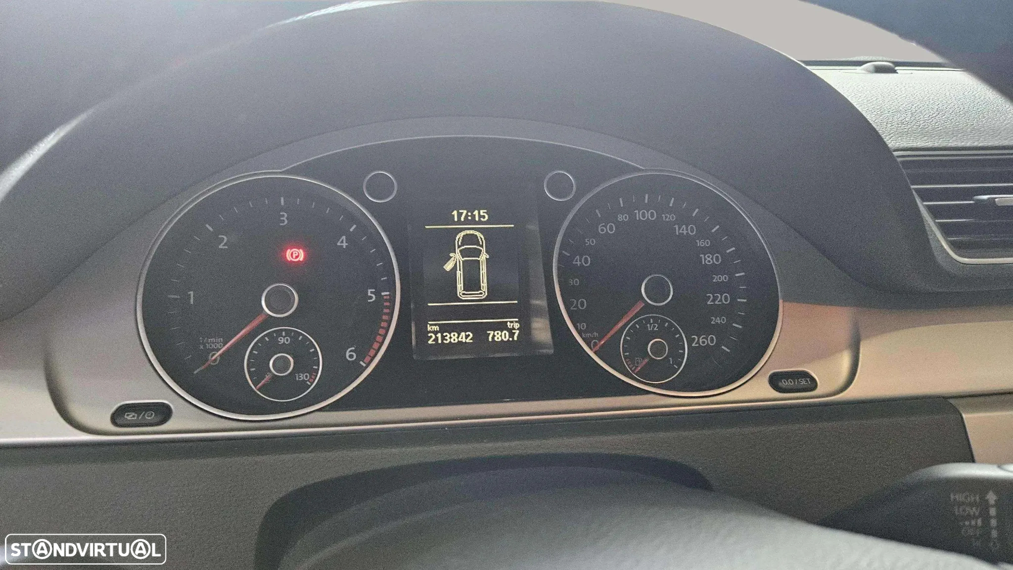 VW Passat Variant 1.6 TDI BlueMotion Highline - 19