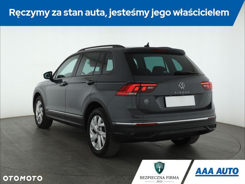 Volkswagen Tiguan - 6