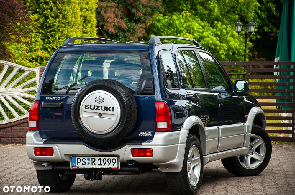 Suzuki Grand Vitara 2.0 Comfort - 23