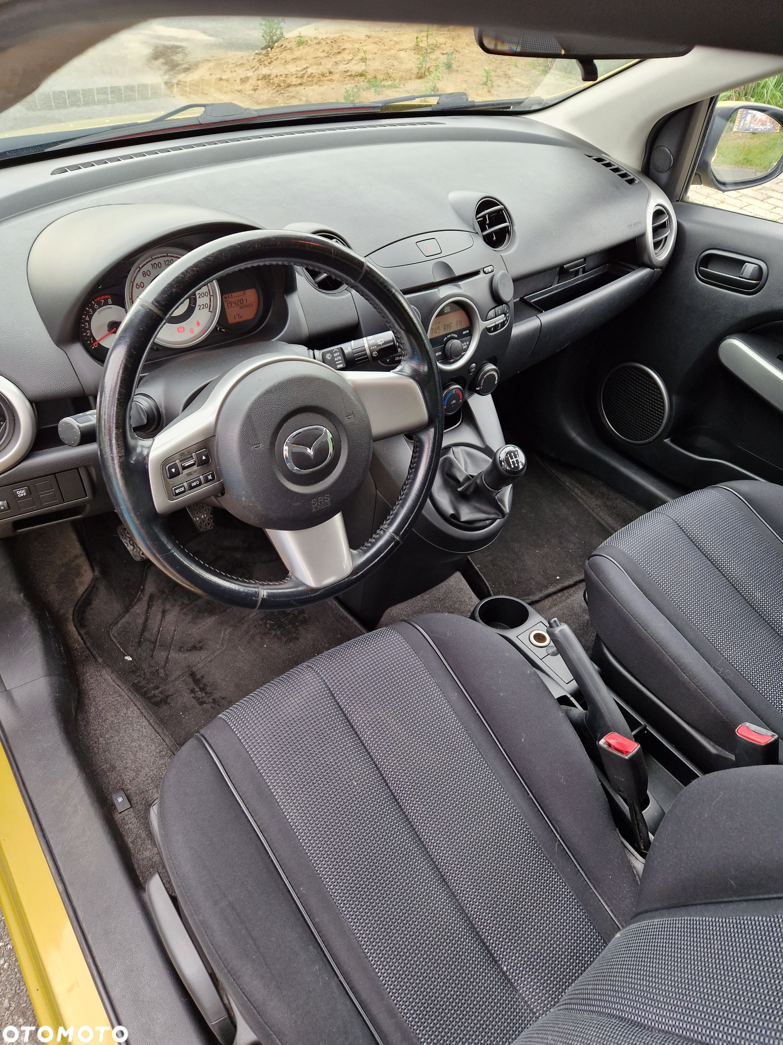 Mazda 2 1.3 Exclusive - 12