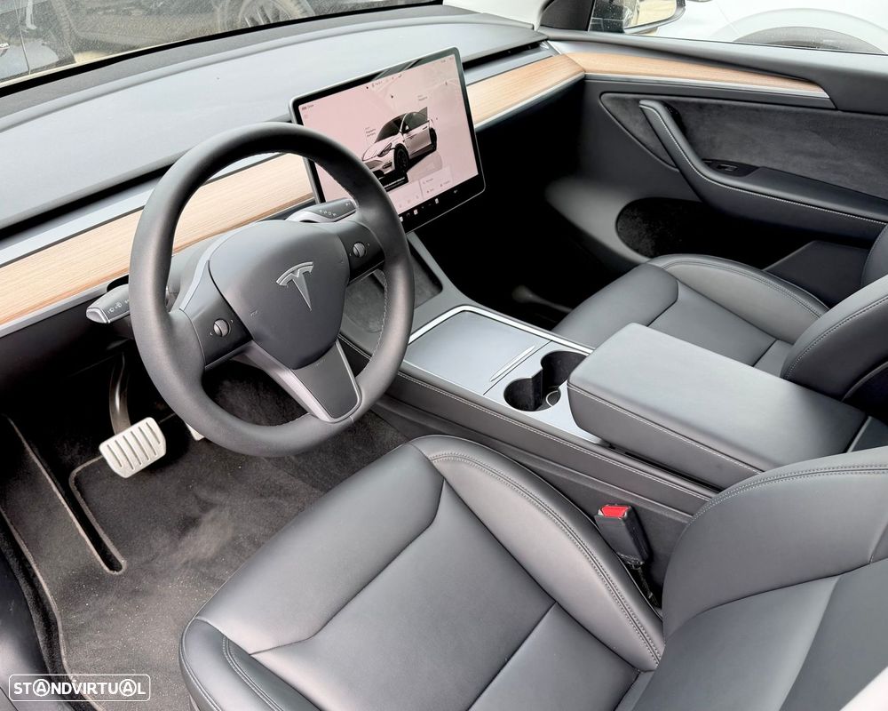 Tesla Model Y Performance Dual Motor AWD - 8