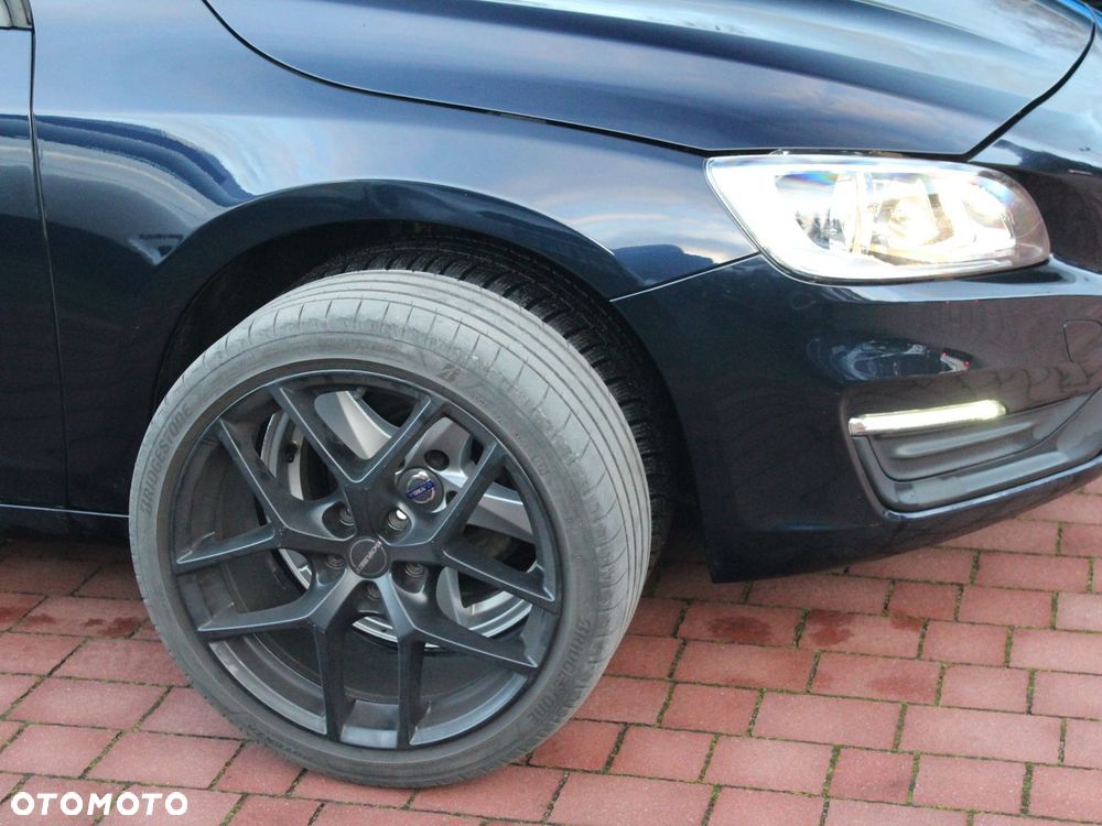 Volvo V60 D3 Momentum - 12