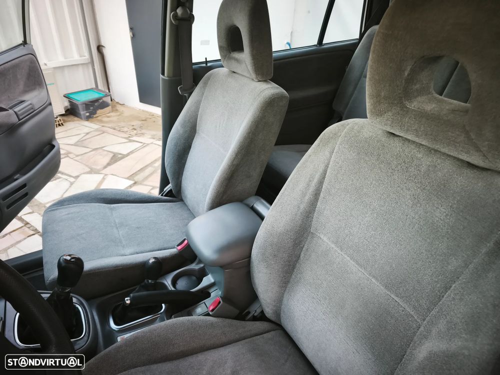 Suzuki Grand Vitara XL-7 2.0 HDi - 22