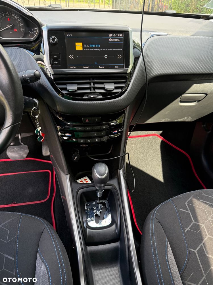 Peugeot 2008 1.2 Pure Tech GPF Style S&S EAT6 - 12