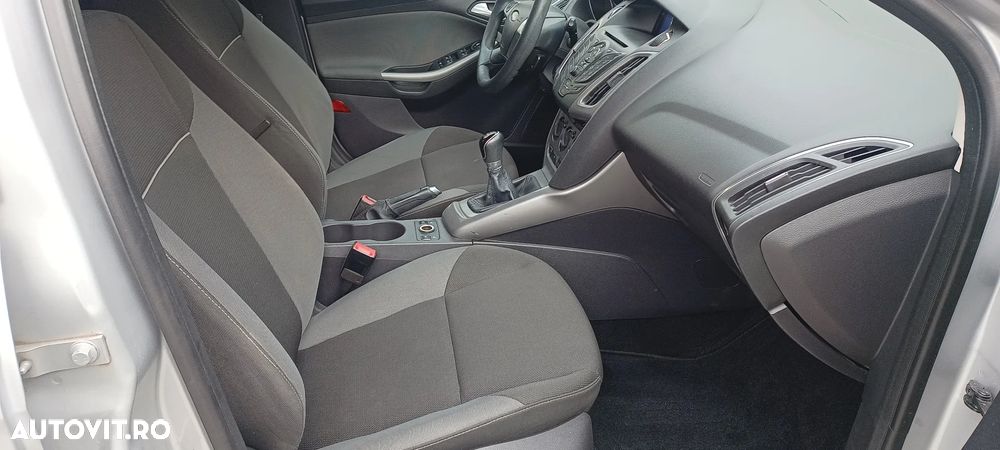 Ford Focus 1.6 Ti-VCT Titanium - 10