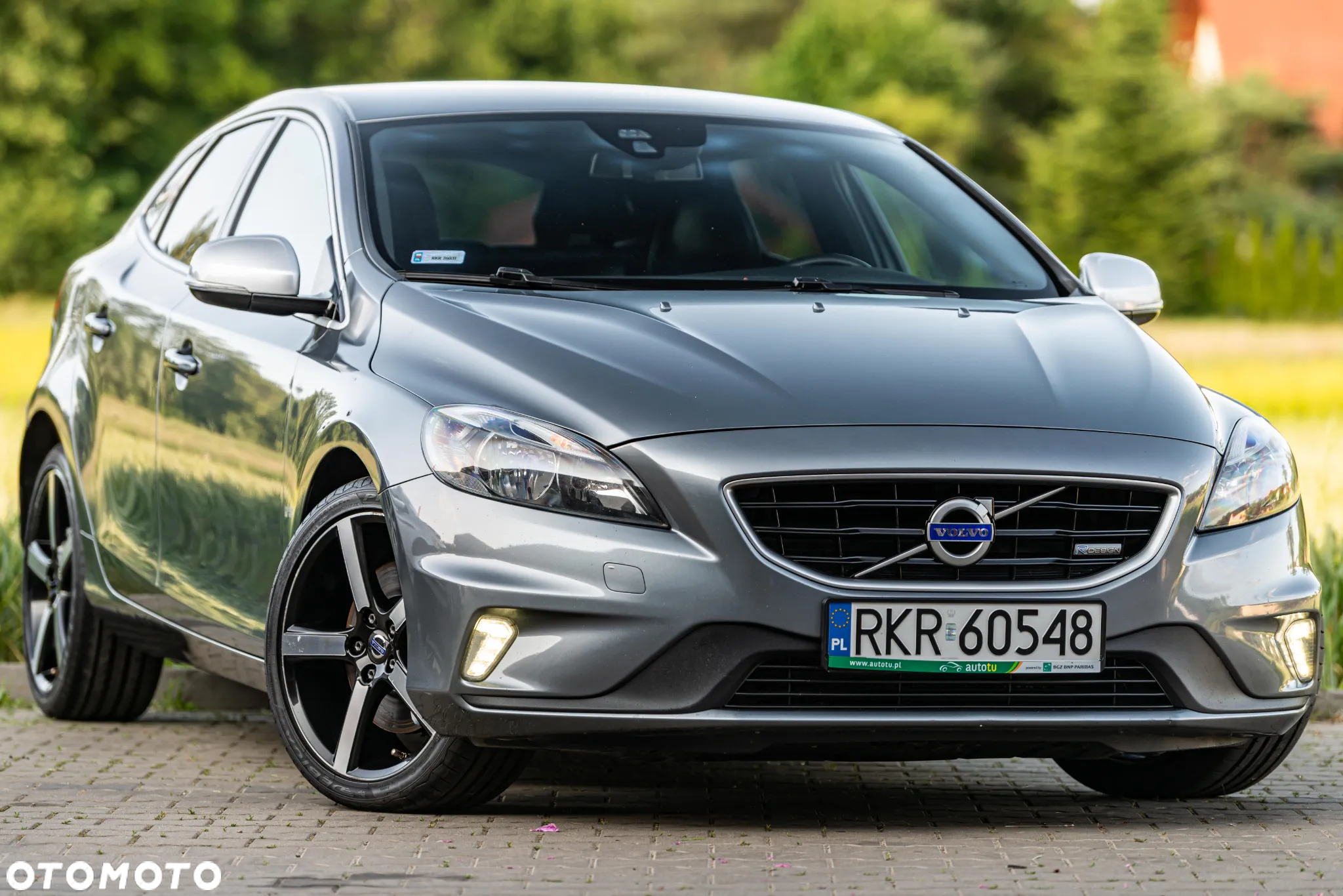 Volvo V40 D4 Drive-E R-Design Momentum - 12