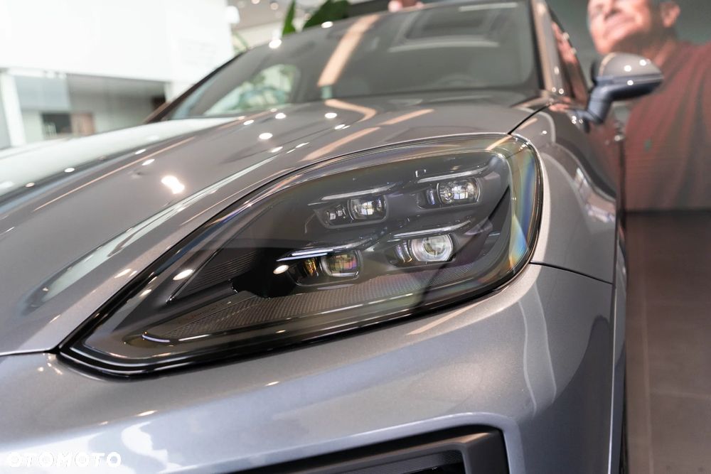 Porsche Cayenne E-Hybrid PHEV Black Edition - 28