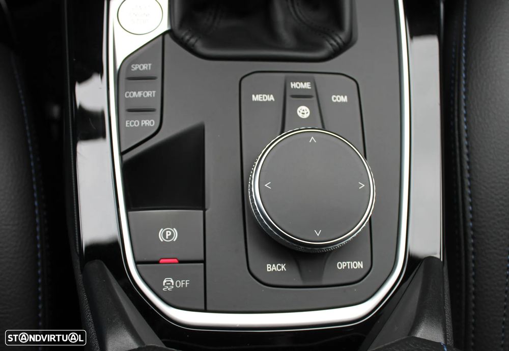 BMW 116 d Pack M - 25