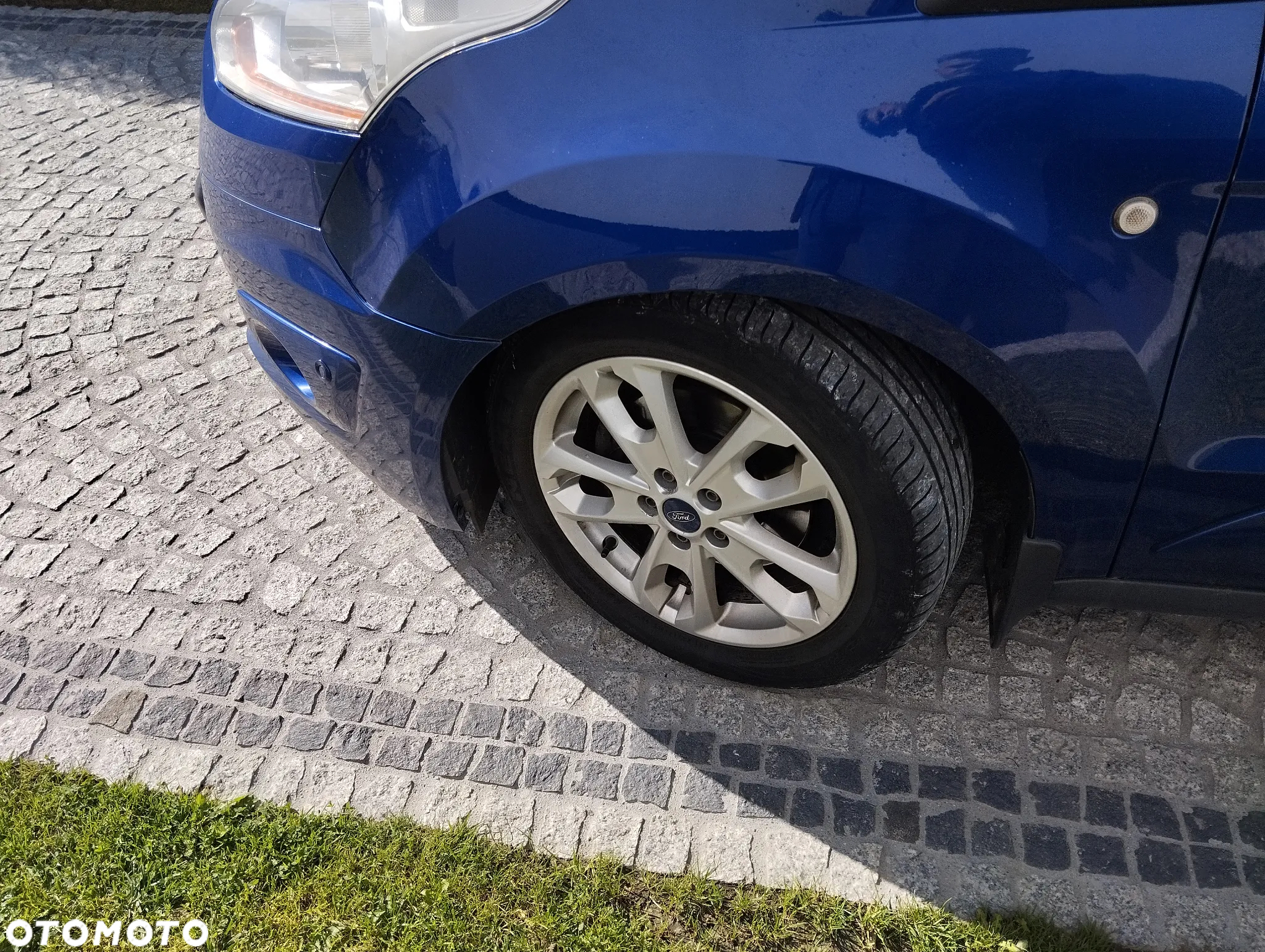 Ford Tourneo Connect 1.6 TDCi Titanium - 4