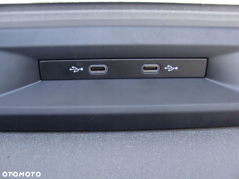 gniazdo usb golf viii 8 tiguan 5na 5na035736 - 1