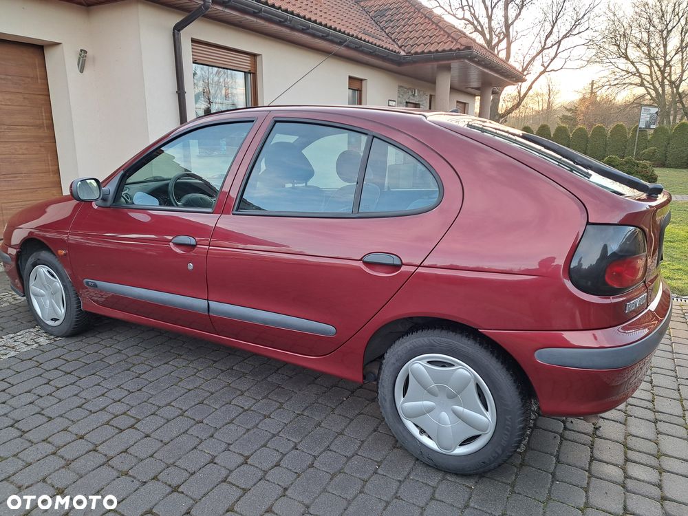 Renault Megane 2.0 RT - 17