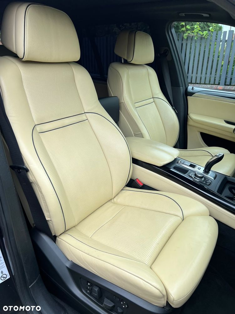 BMW X5 xDrive48i - 11