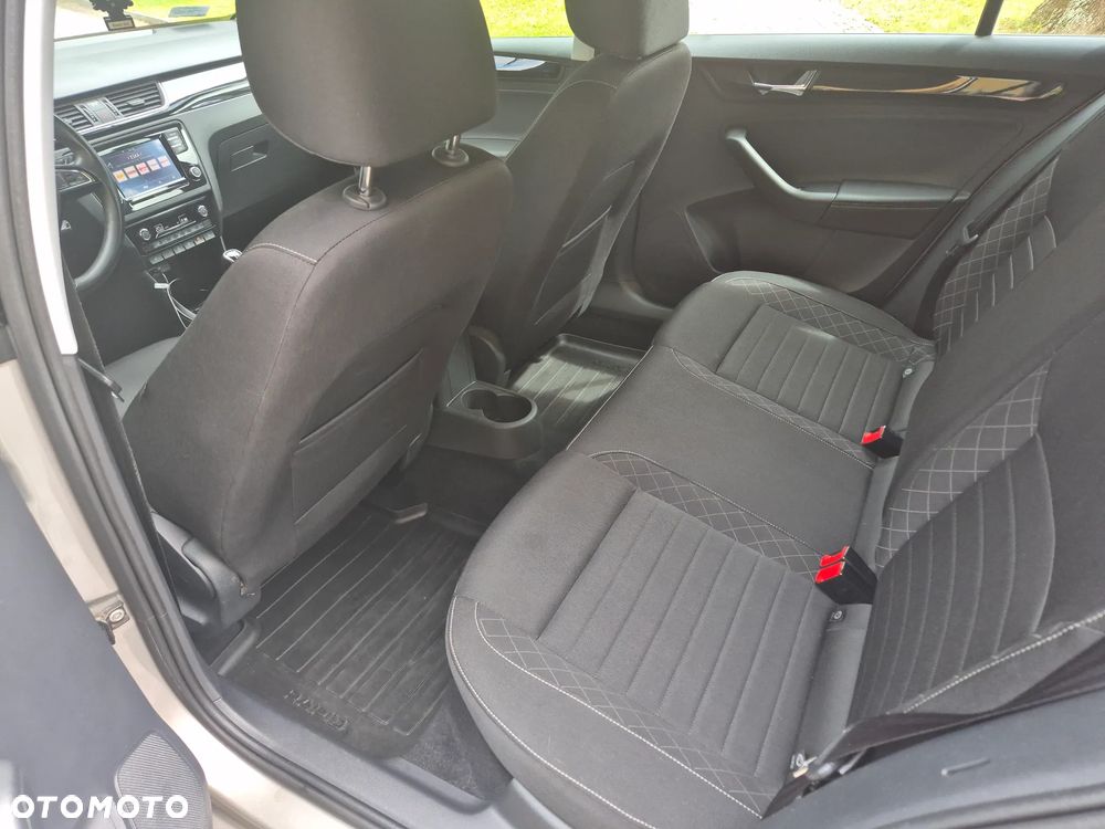 Skoda RAPID Spb 1.0 TSI Style - 16