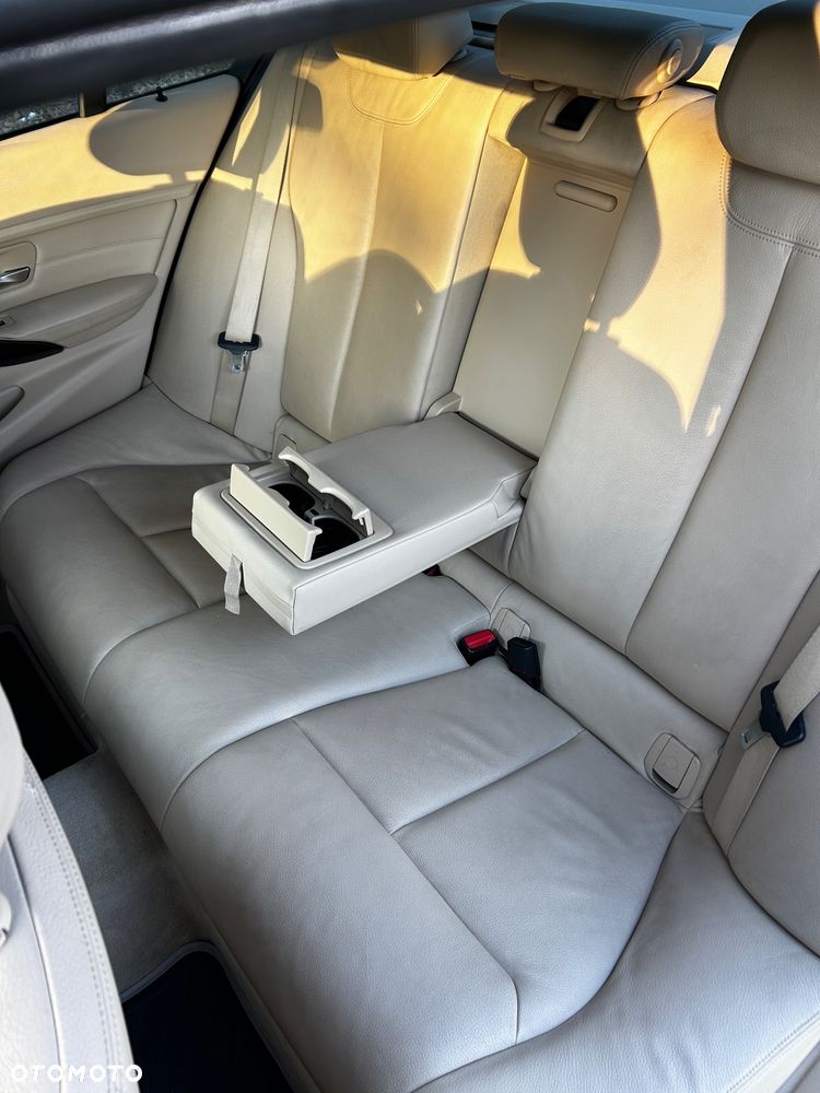 BMW Seria 3 335i xDrive Edition Sport - 37