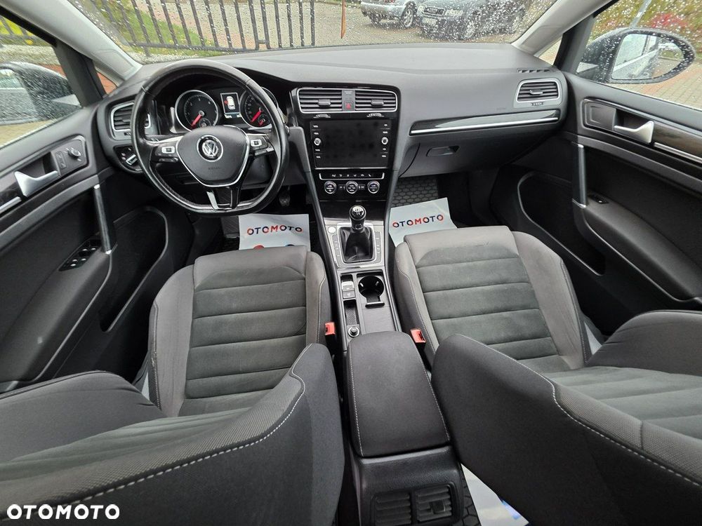 Volkswagen Golf Variant - 11