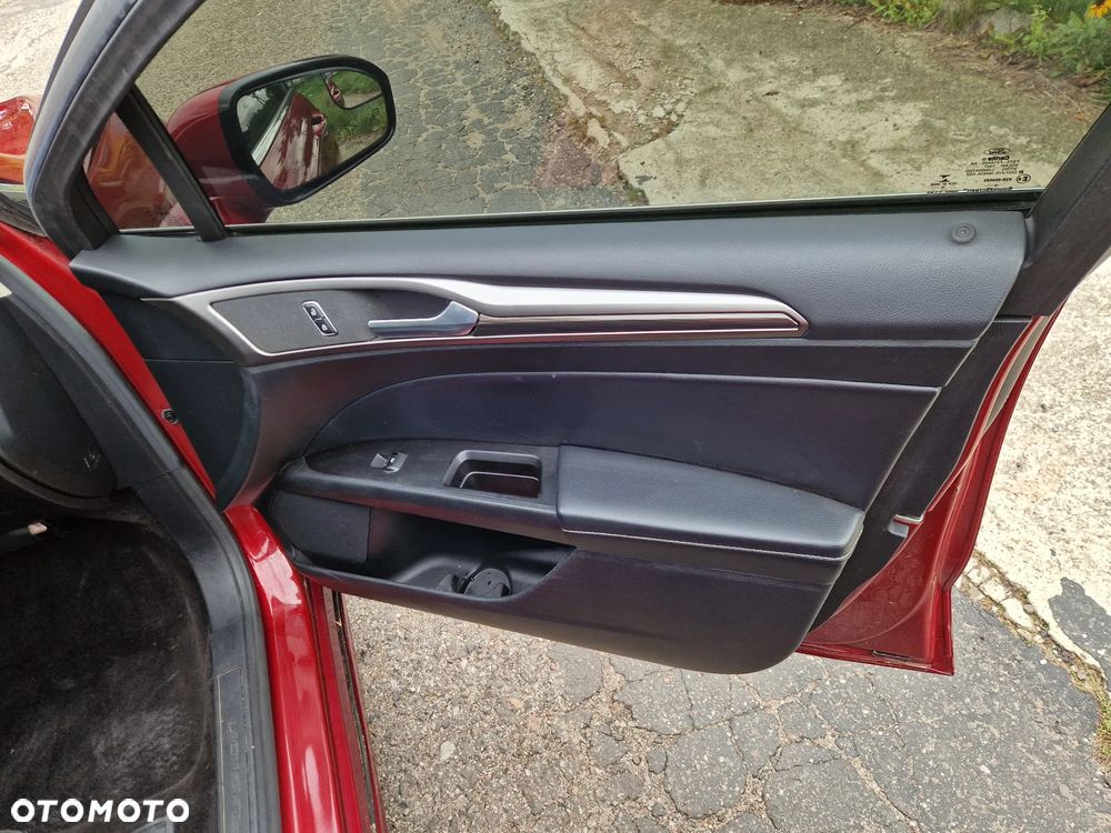 Ford Fusion 2.0 EcoBoost Titanium - 18