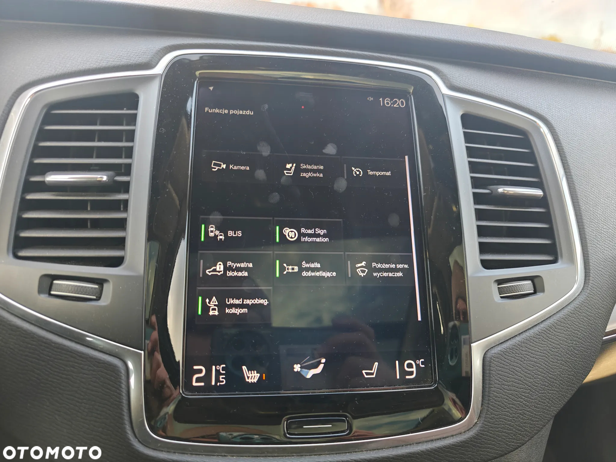 Volvo XC 90 T6 AWD Momentum 7os - 30