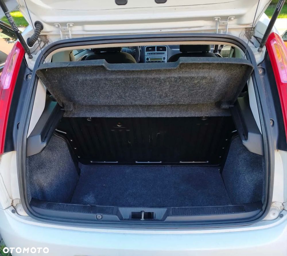Fiat Grande Punto 2009 photo 4
