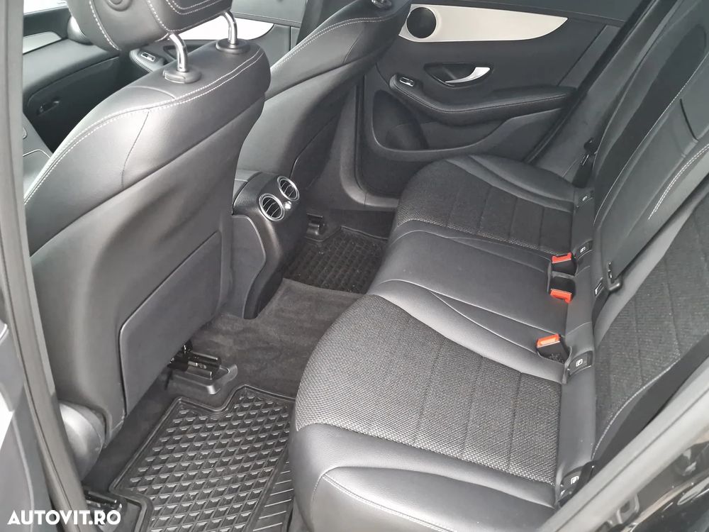 Mercedes-Benz GLC Coupe 300 de 4Matic 9G-TRONIC - 23