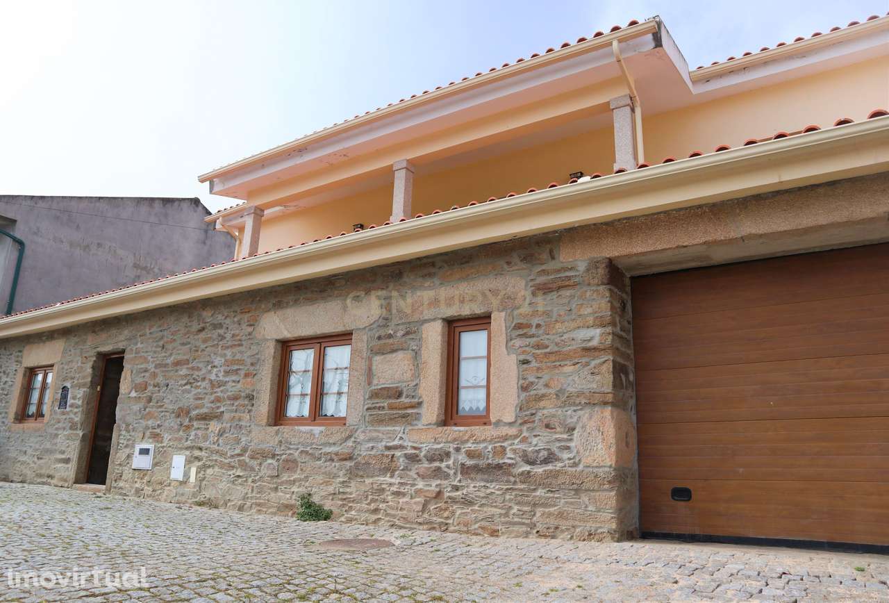 Moradia T4 na Horta do Douro, Foz do Côa: Conforto Histórico e Moderni - Grande imagem: 4/41