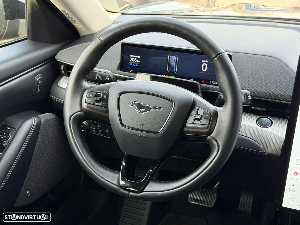 Ford Mustang Mach-E Alargada - 26