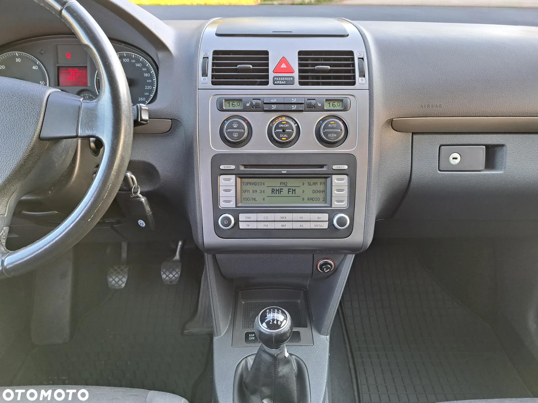 Volkswagen Touran - 21