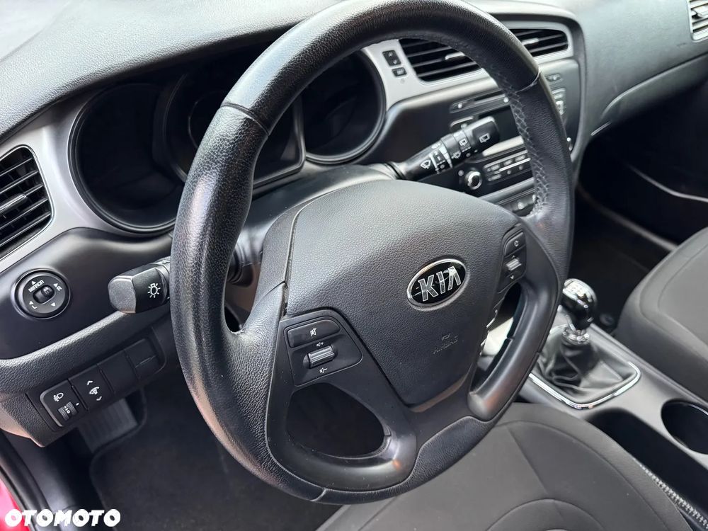Kia Ceed - 12