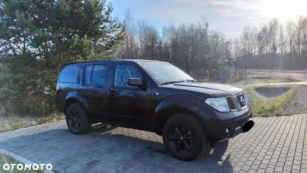 Nissan Pathfinder - 2