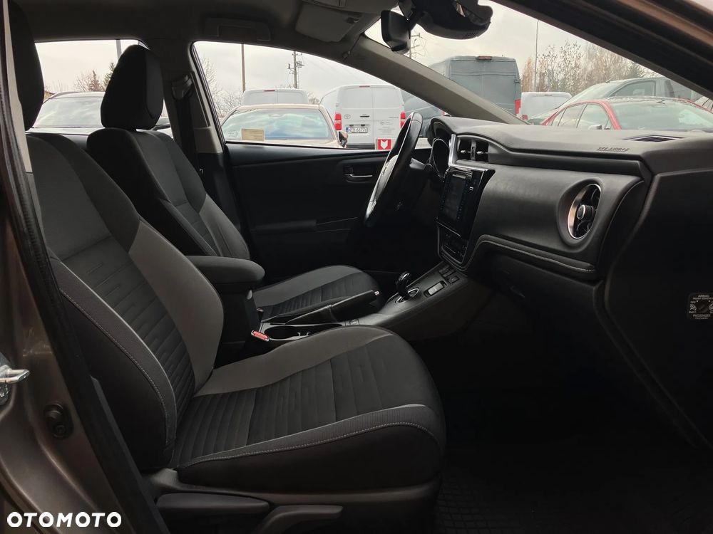 Toyota Auris Hybrid 135 Premium - 17