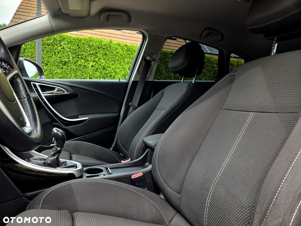 Opel Astra 1.4 T Cosmo EU6 - 10