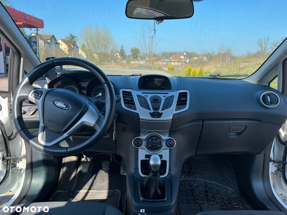 Ford Fiesta 1.25 Ambiente EU5 - 2