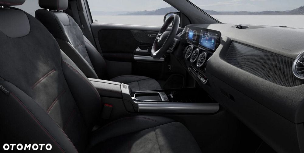 Mercedes-Benz GLA - 8